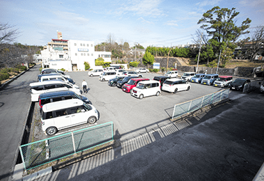 菱野団地商店街の駐車場